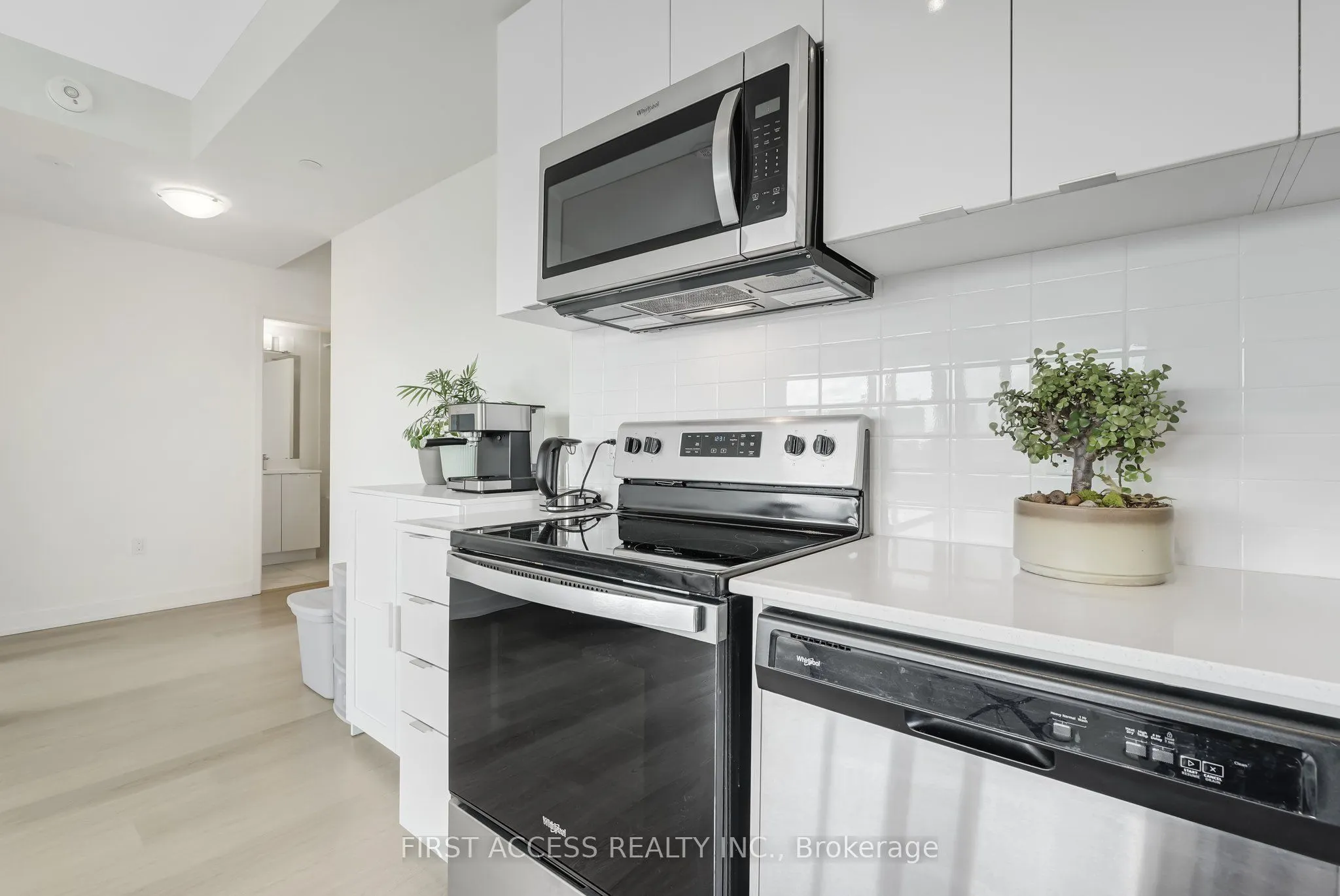 859 The Queensway, #322