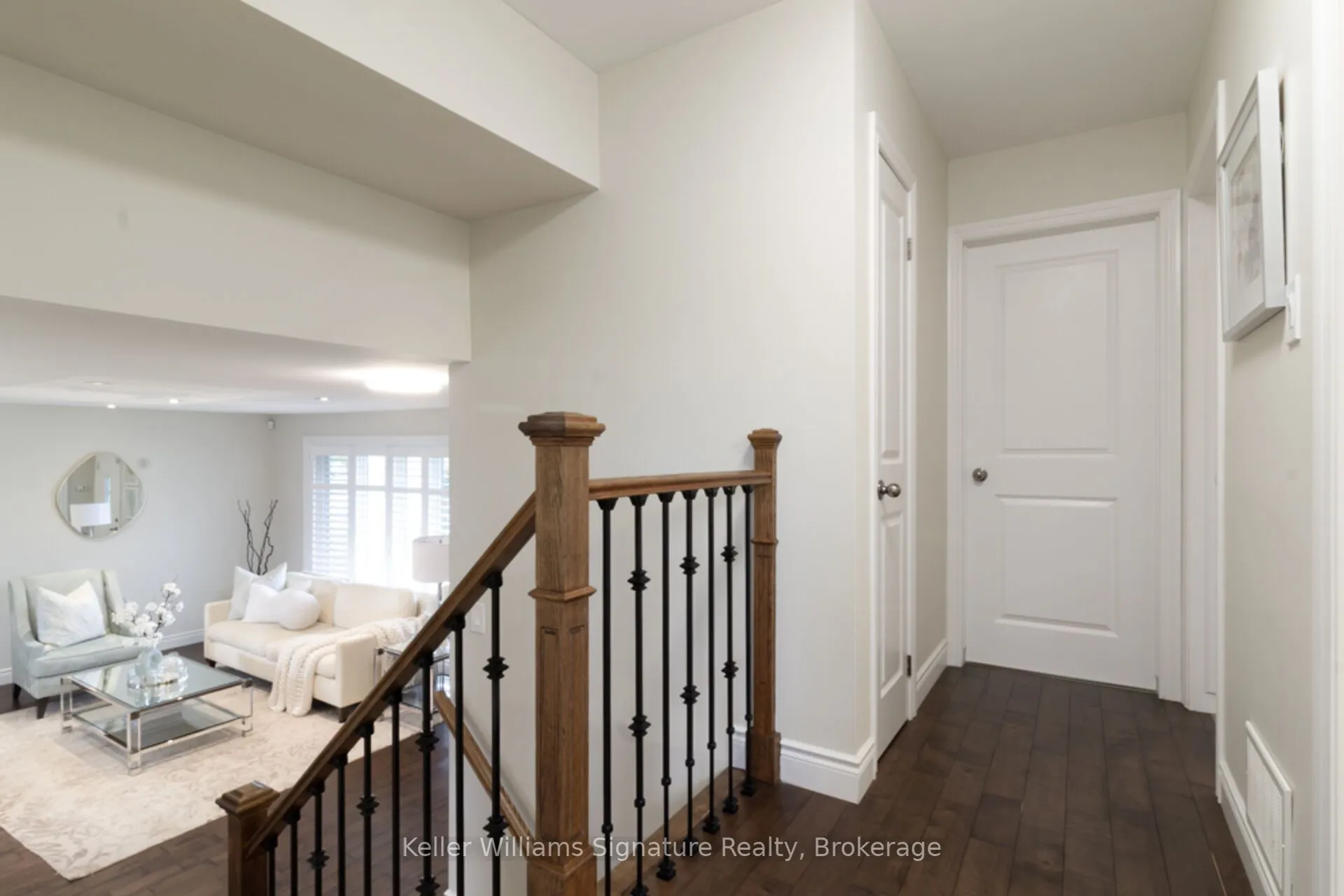2231 Urwin Crescent