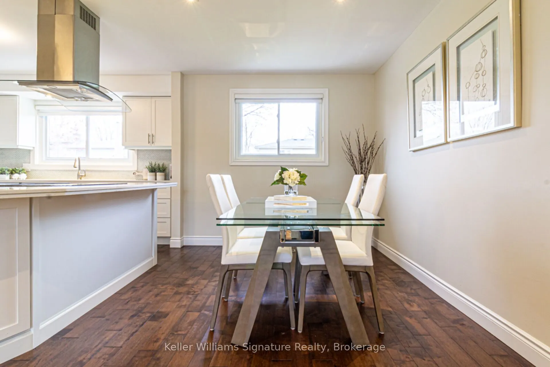 2231 Urwin Crescent