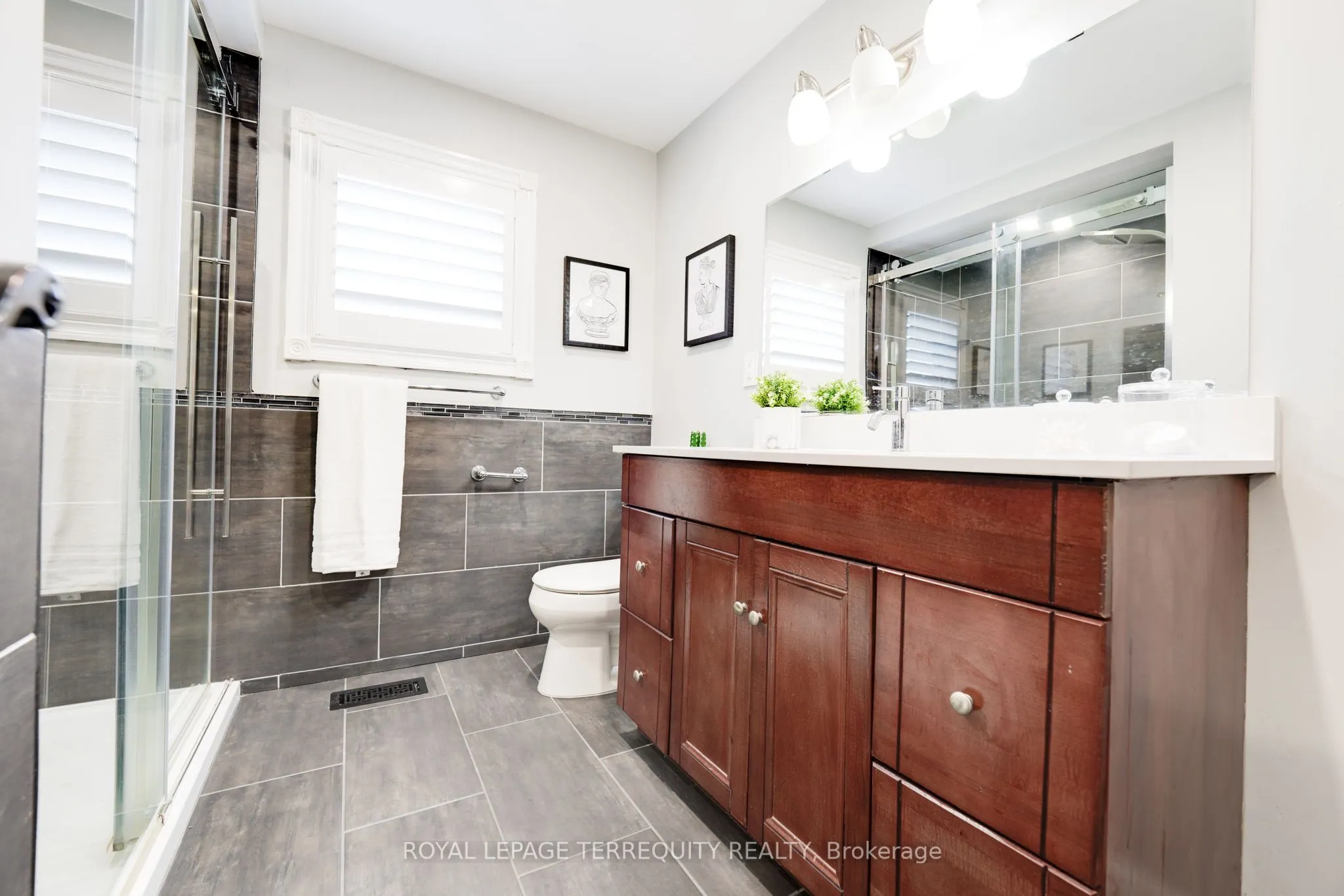 4242 Petersburg Crescent