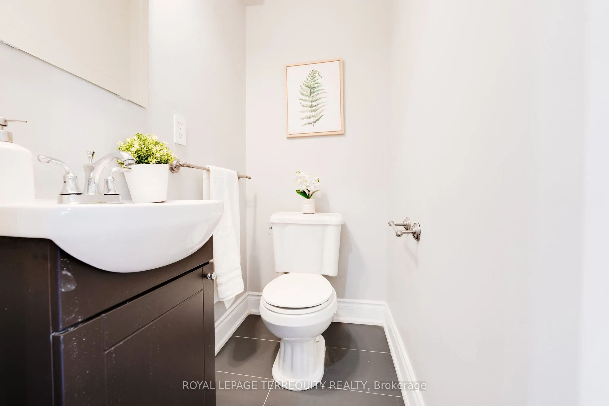 4242 Petersburg Crescent