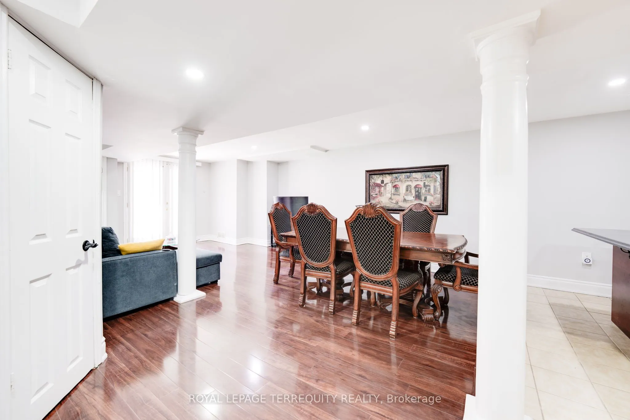 4242 Petersburg Crescent