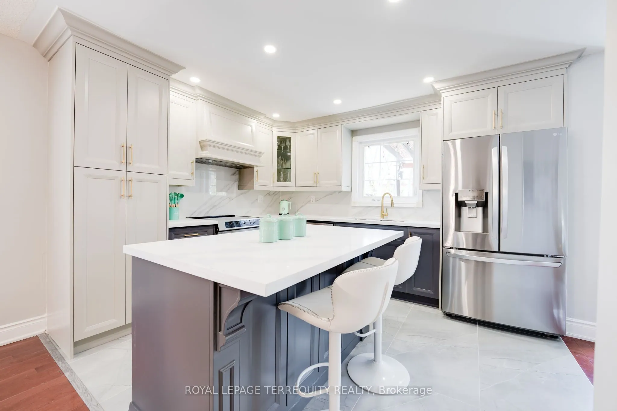 4242 Petersburg Crescent