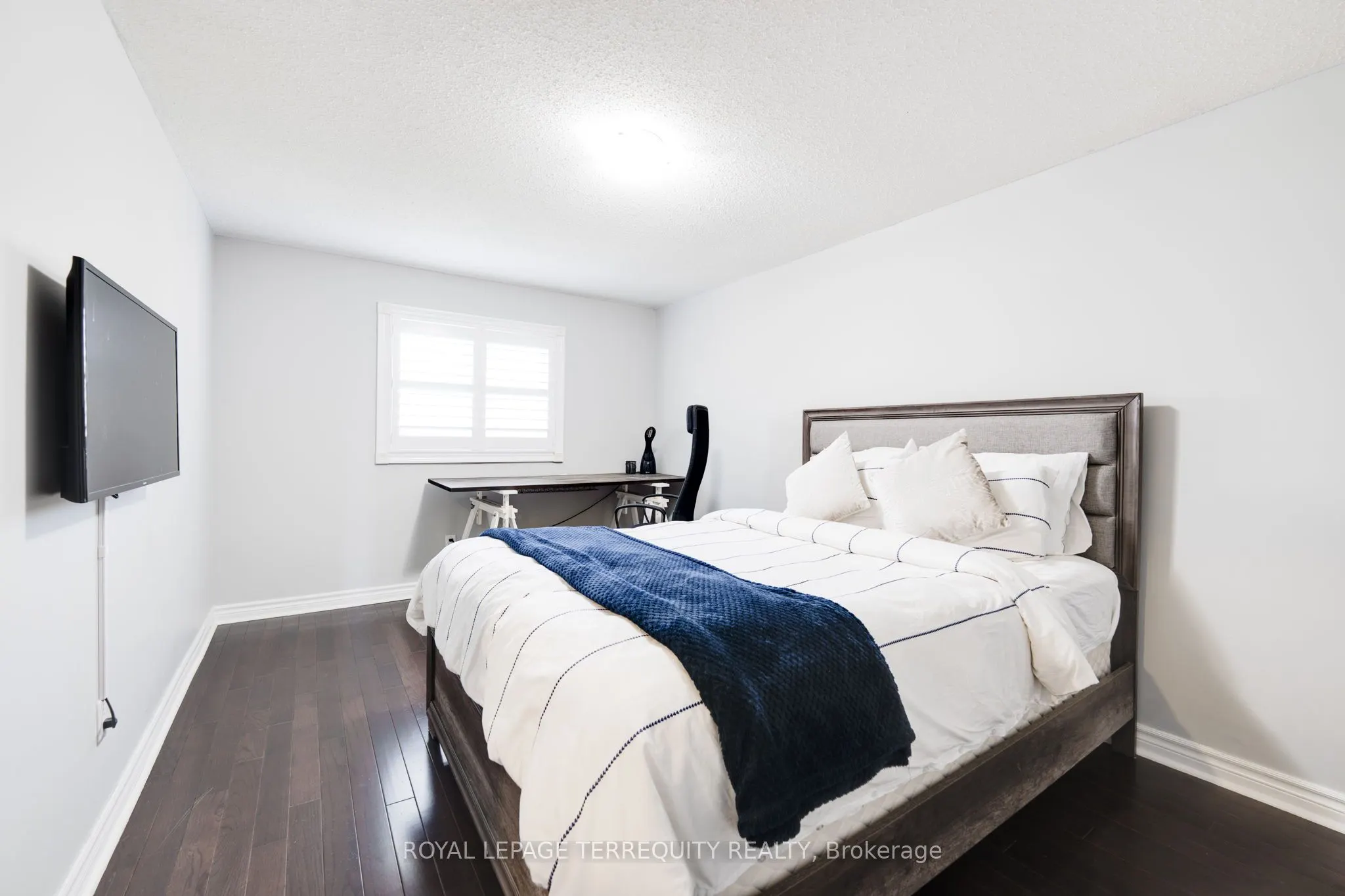 4242 Petersburg Crescent