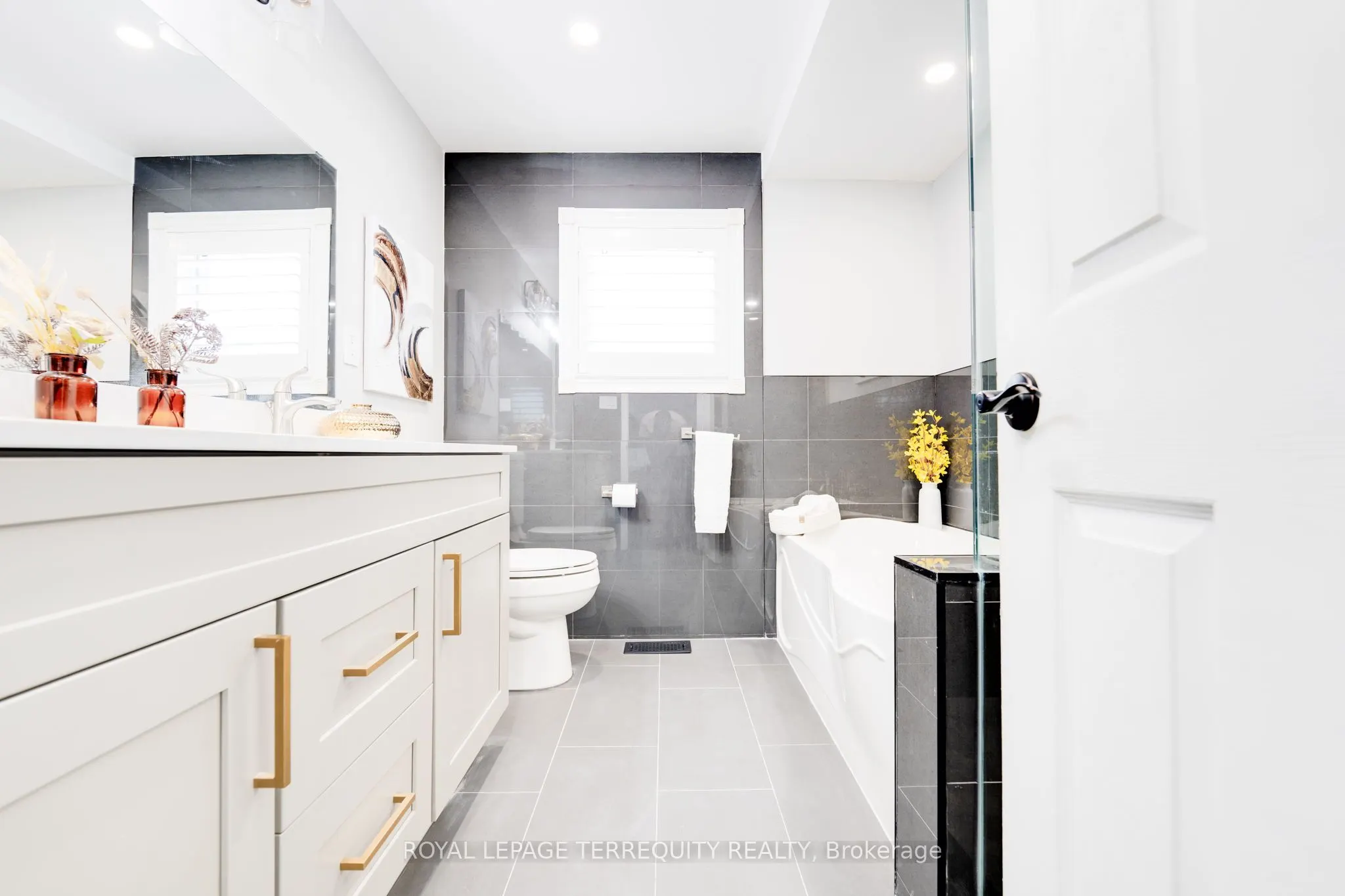 4242 Petersburg Crescent