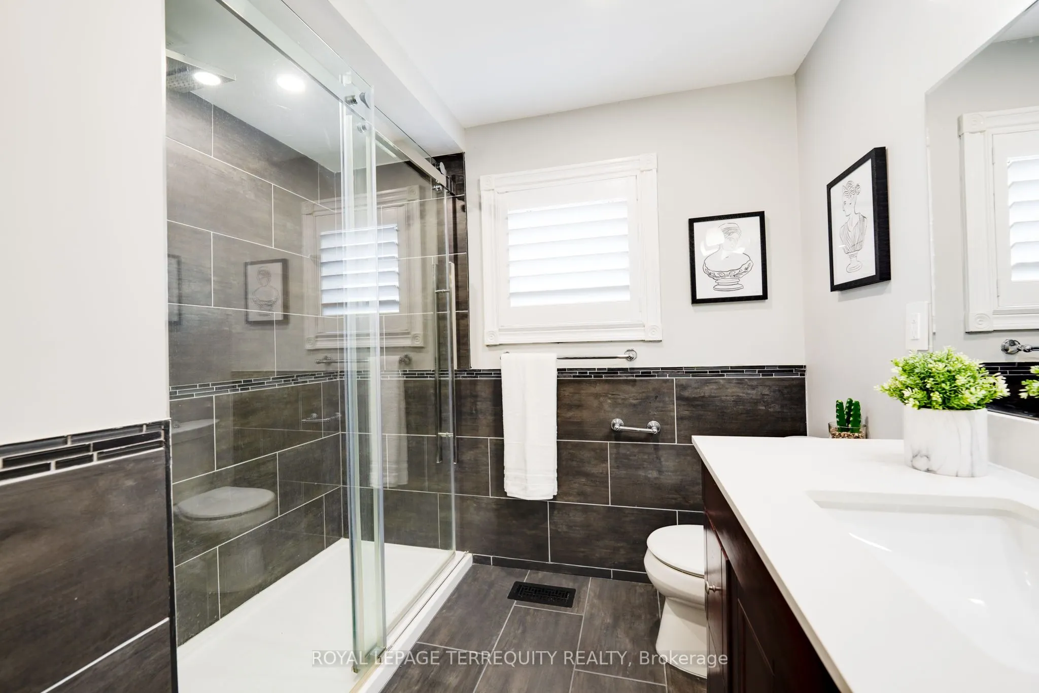 4242 Petersburg Crescent