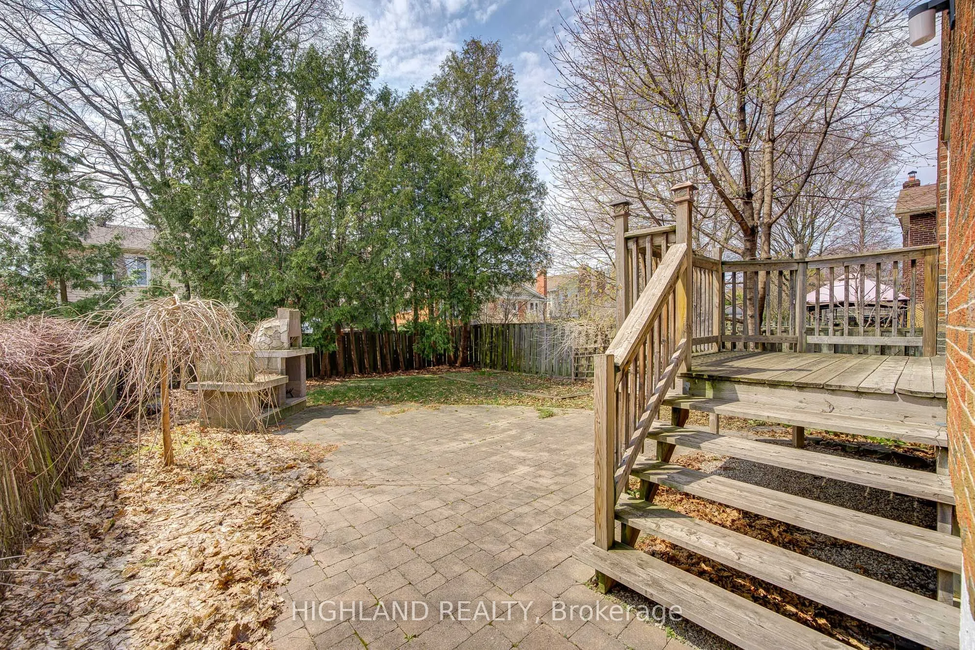 4196 Treetop Crescent