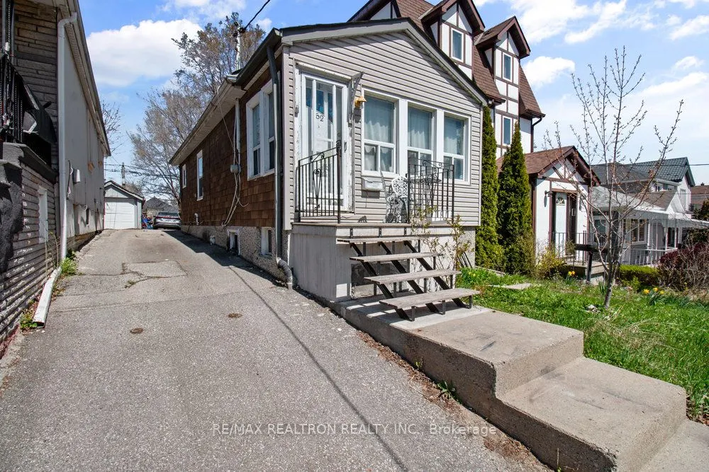 62 Livingstone Avenue