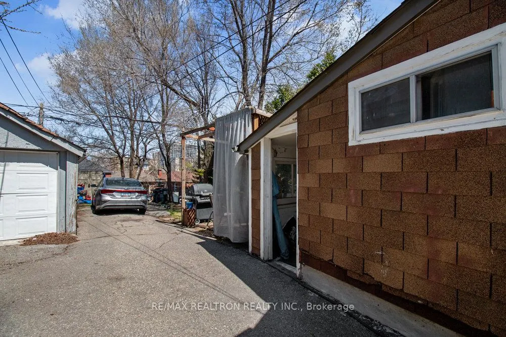 62 Livingstone Avenue