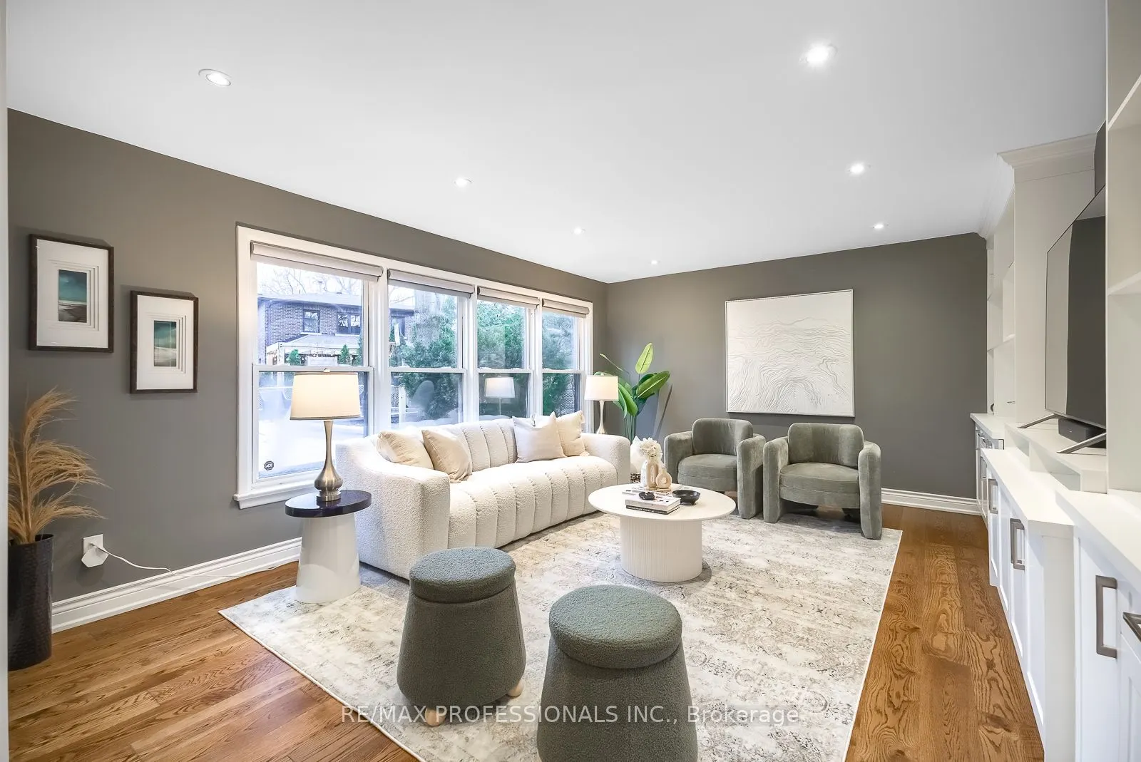 6 Ainsley Gardens