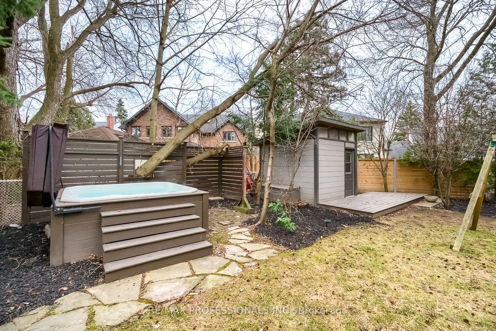 6 Ainsley Gardens