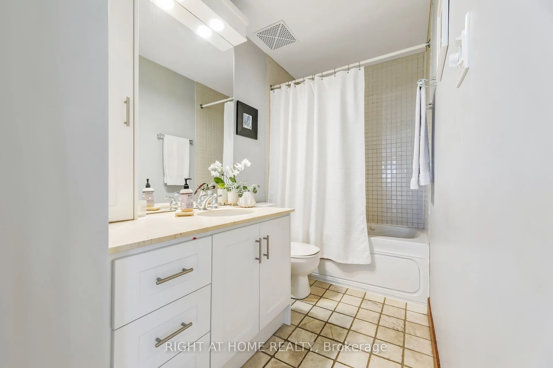 1 St Johns Road, #504