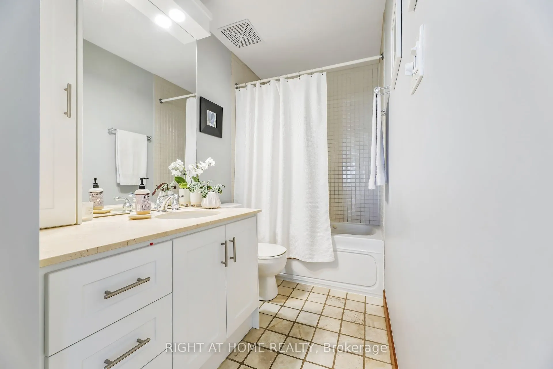 1 St Johns Road, #504