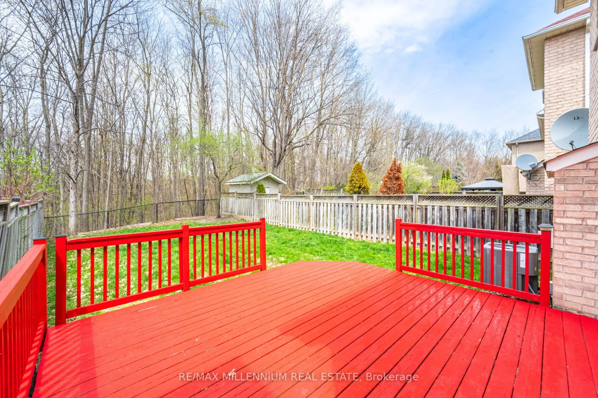 961 Knotty Pine Grove