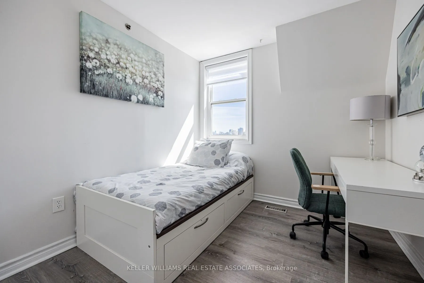 760 Lawrence Avenue W, #15