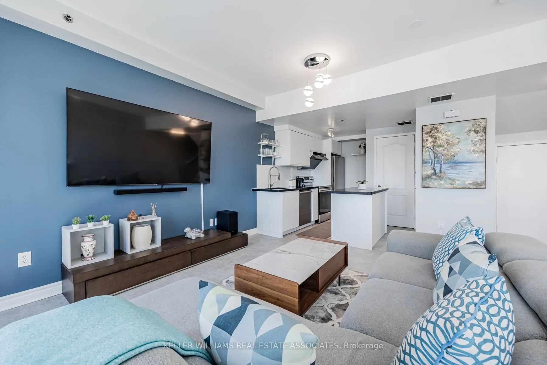 760 Lawrence Avenue W, #15