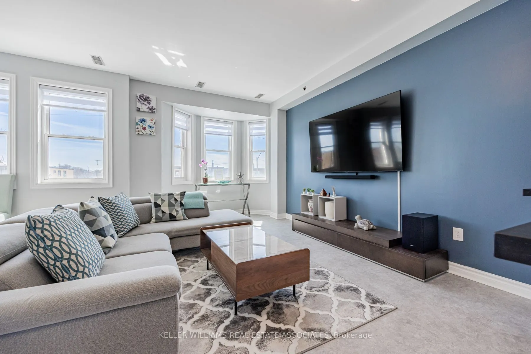 760 Lawrence Avenue W, #15