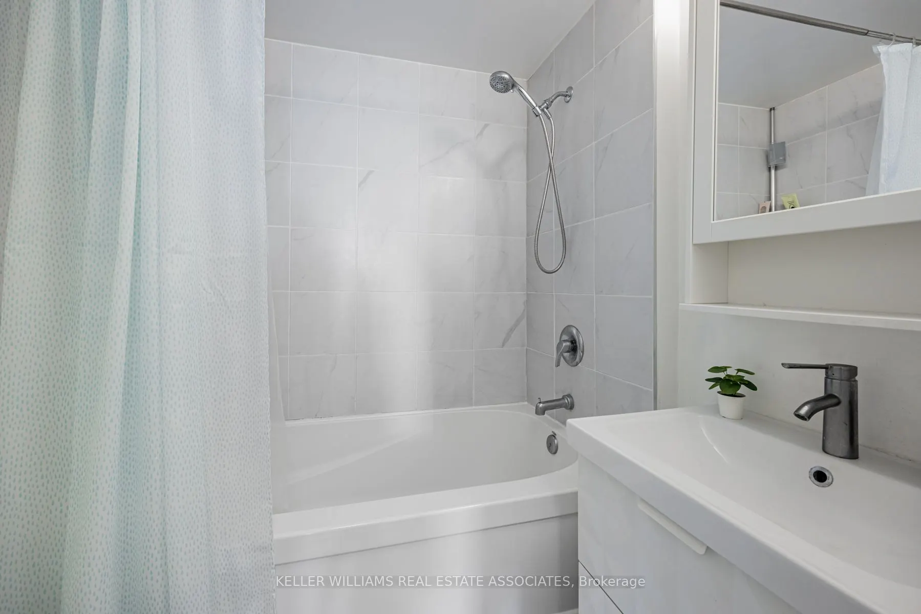 760 Lawrence Avenue W, #15