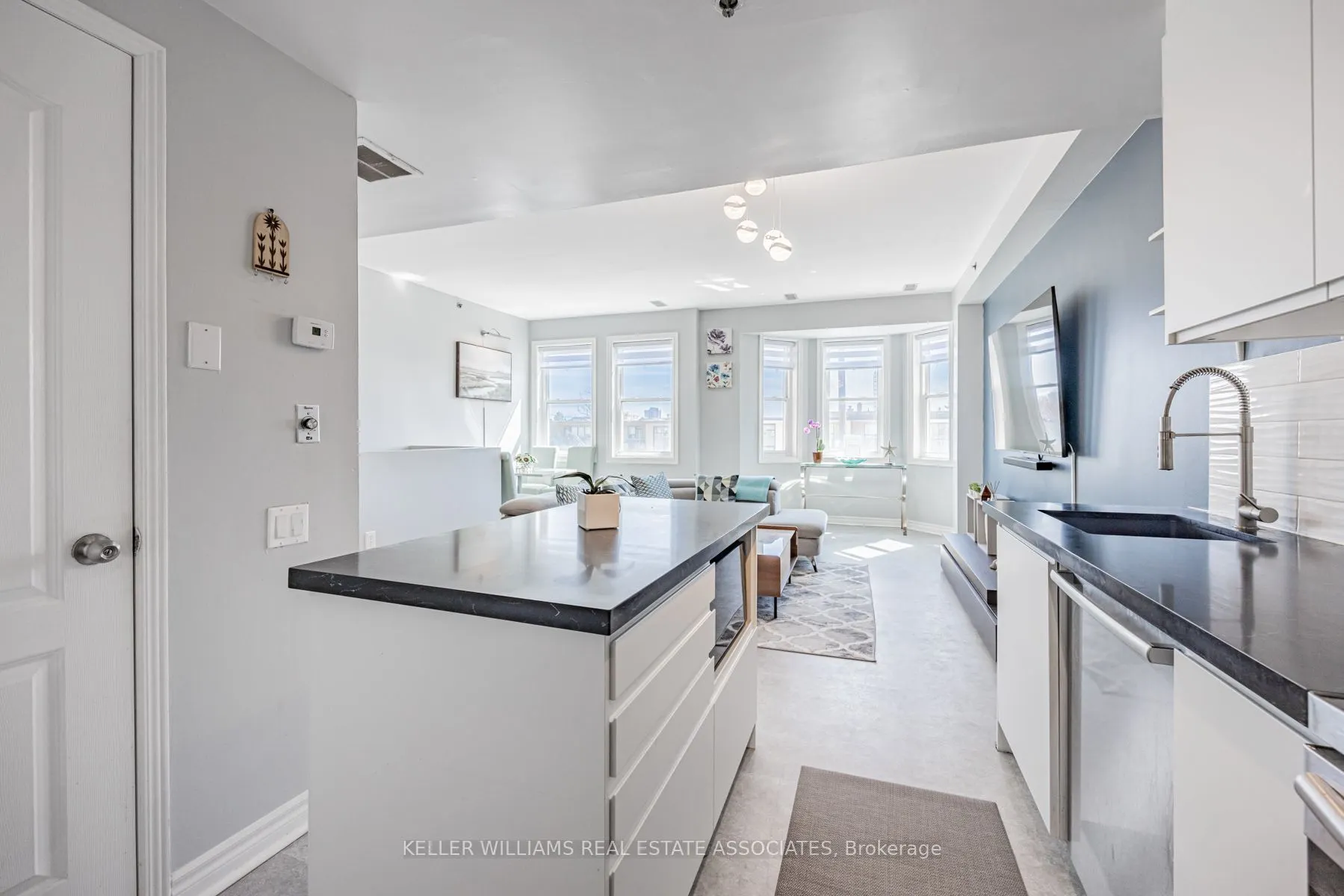 760 Lawrence Avenue W, #15
