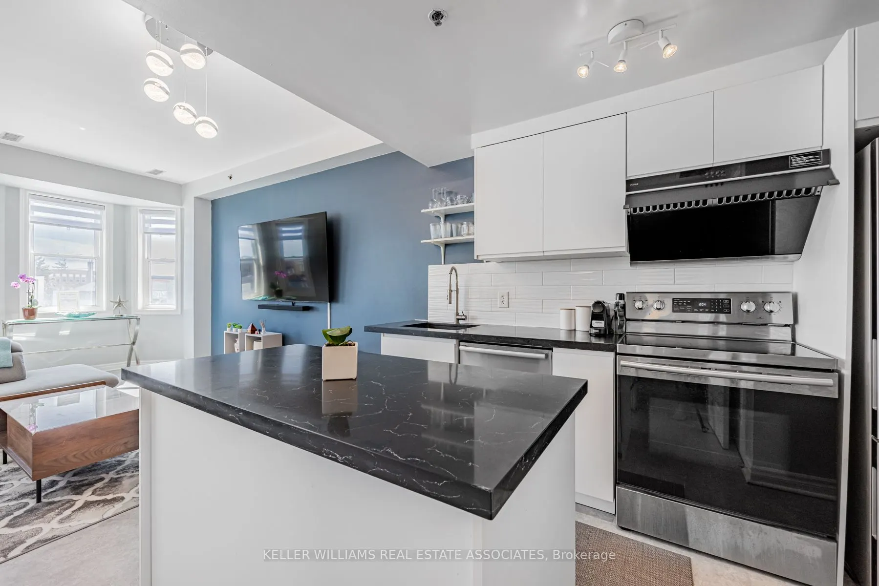 760 Lawrence Avenue W, #15