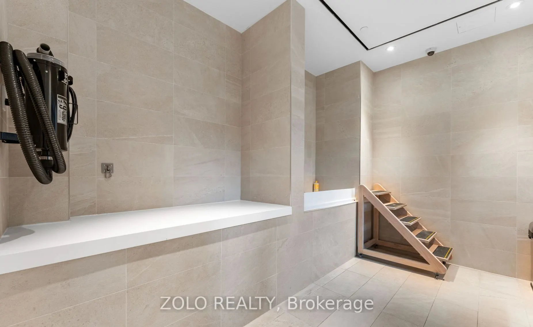 28 Ann Street, #223