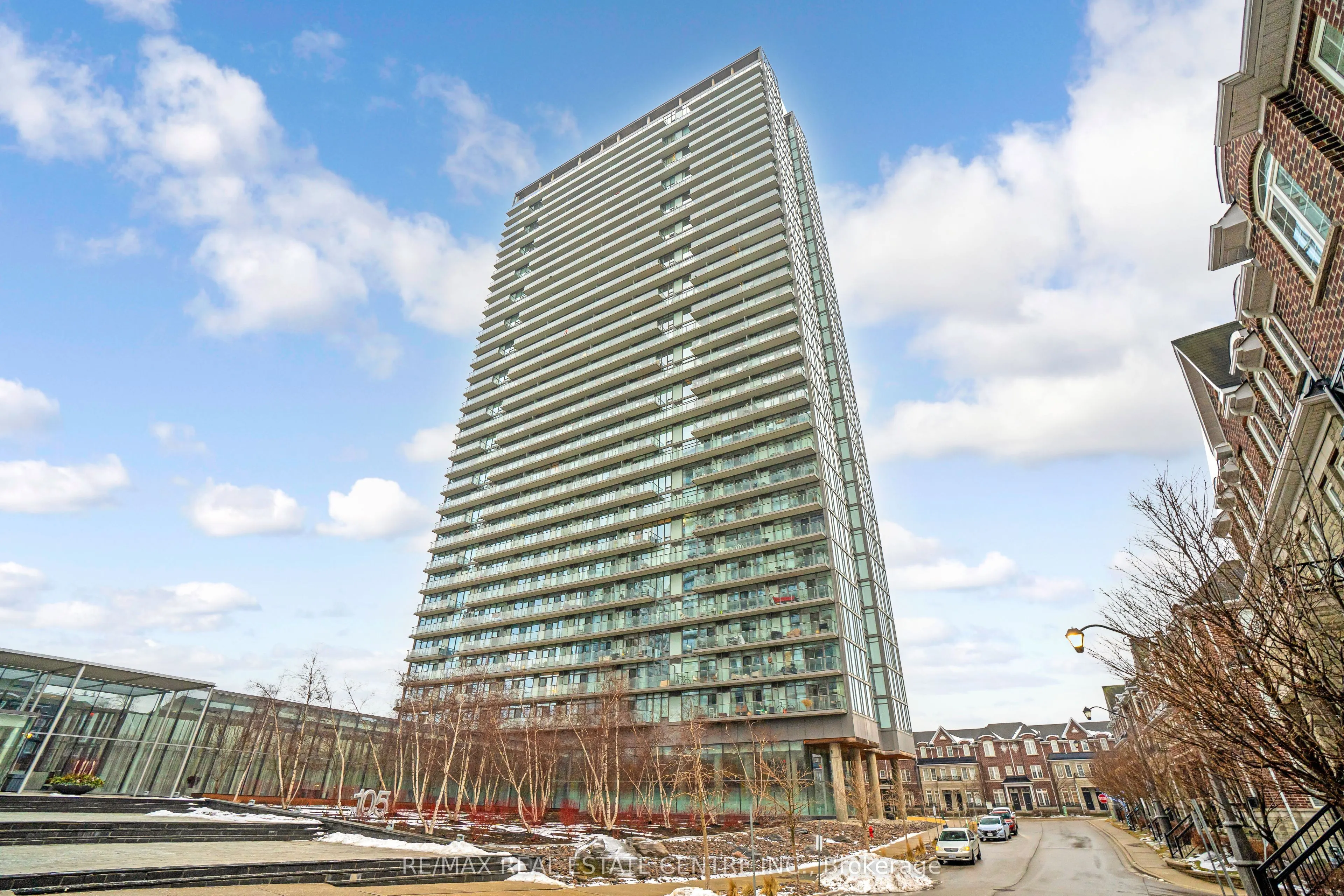 105 The Queensway Avenue, #303