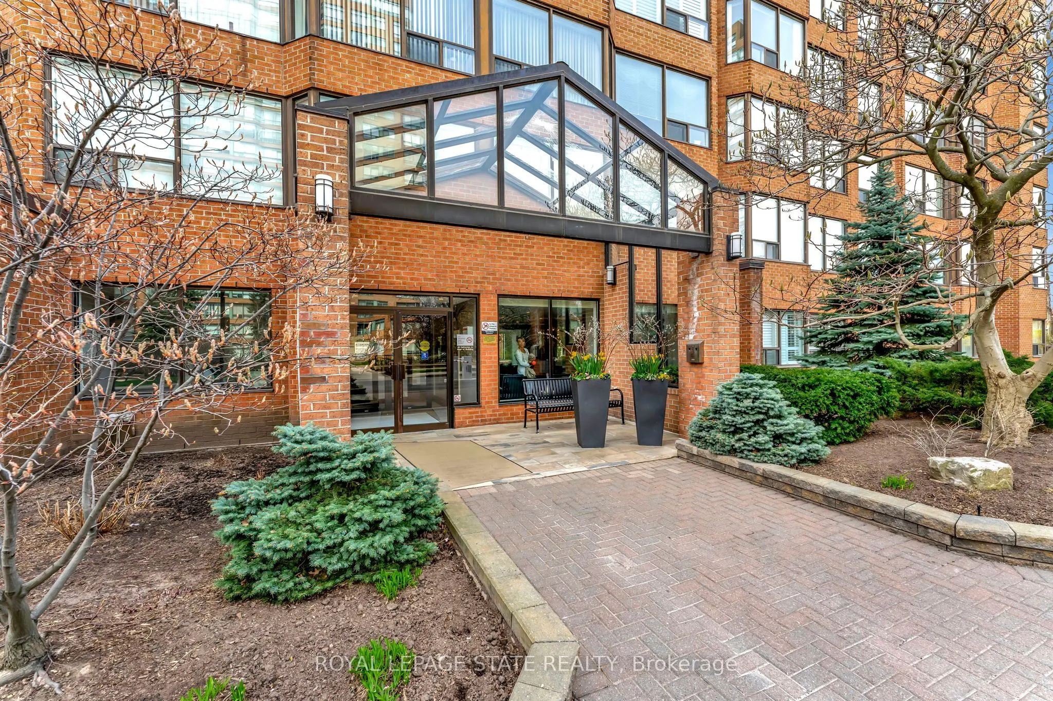 1270 Maple Crossing Boulevard, #1610