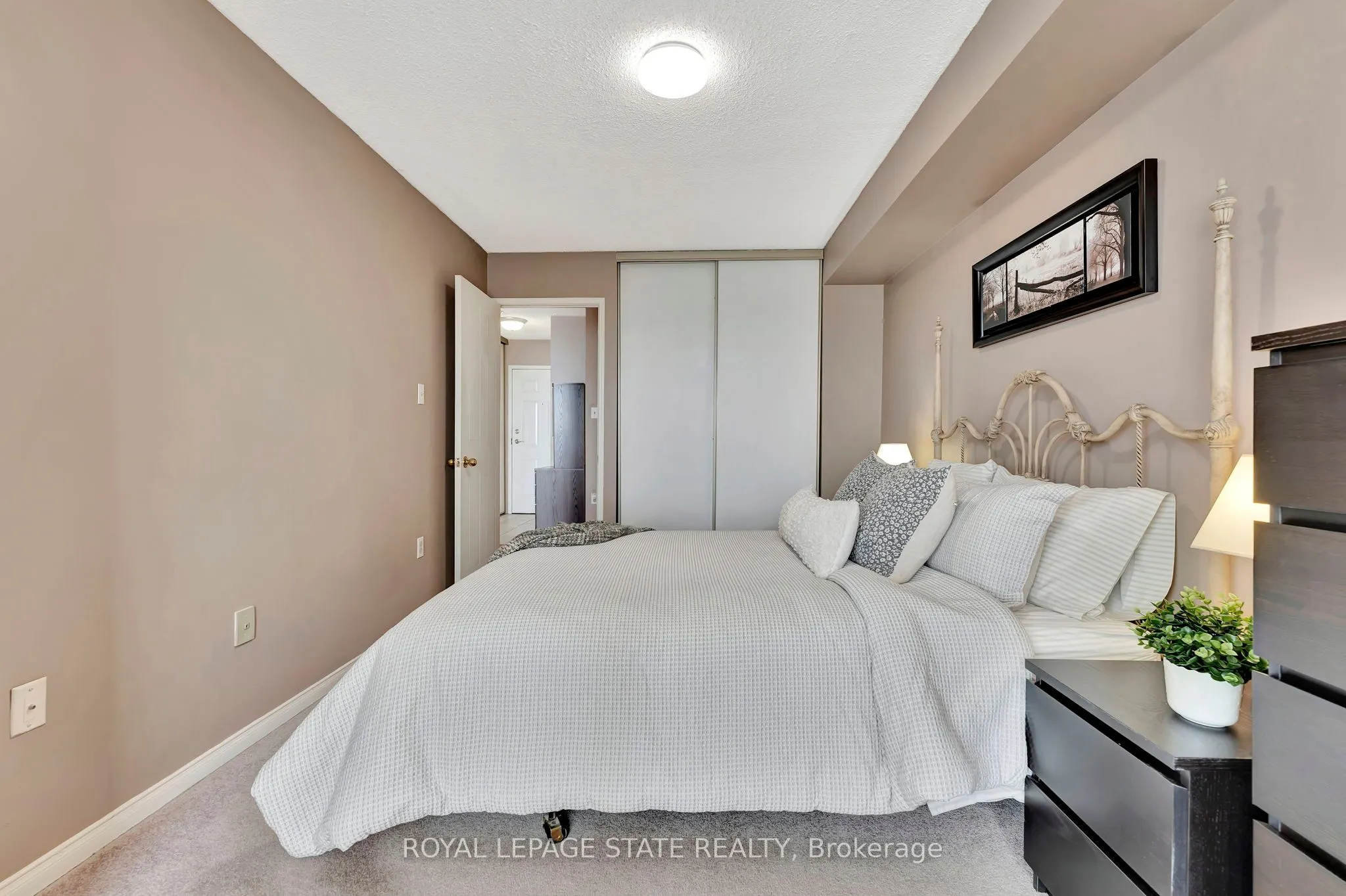 1270 Maple Crossing Boulevard, #1610