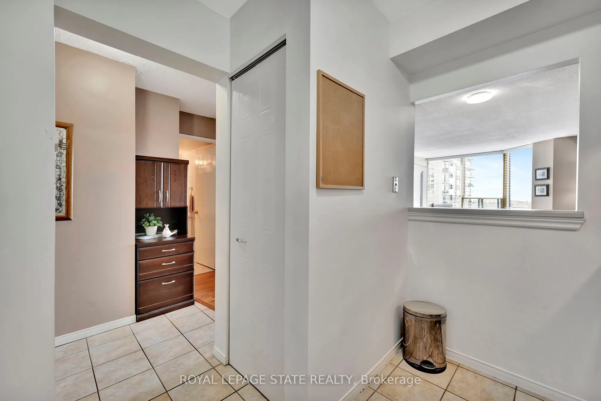 1270 Maple Crossing Boulevard, #1610