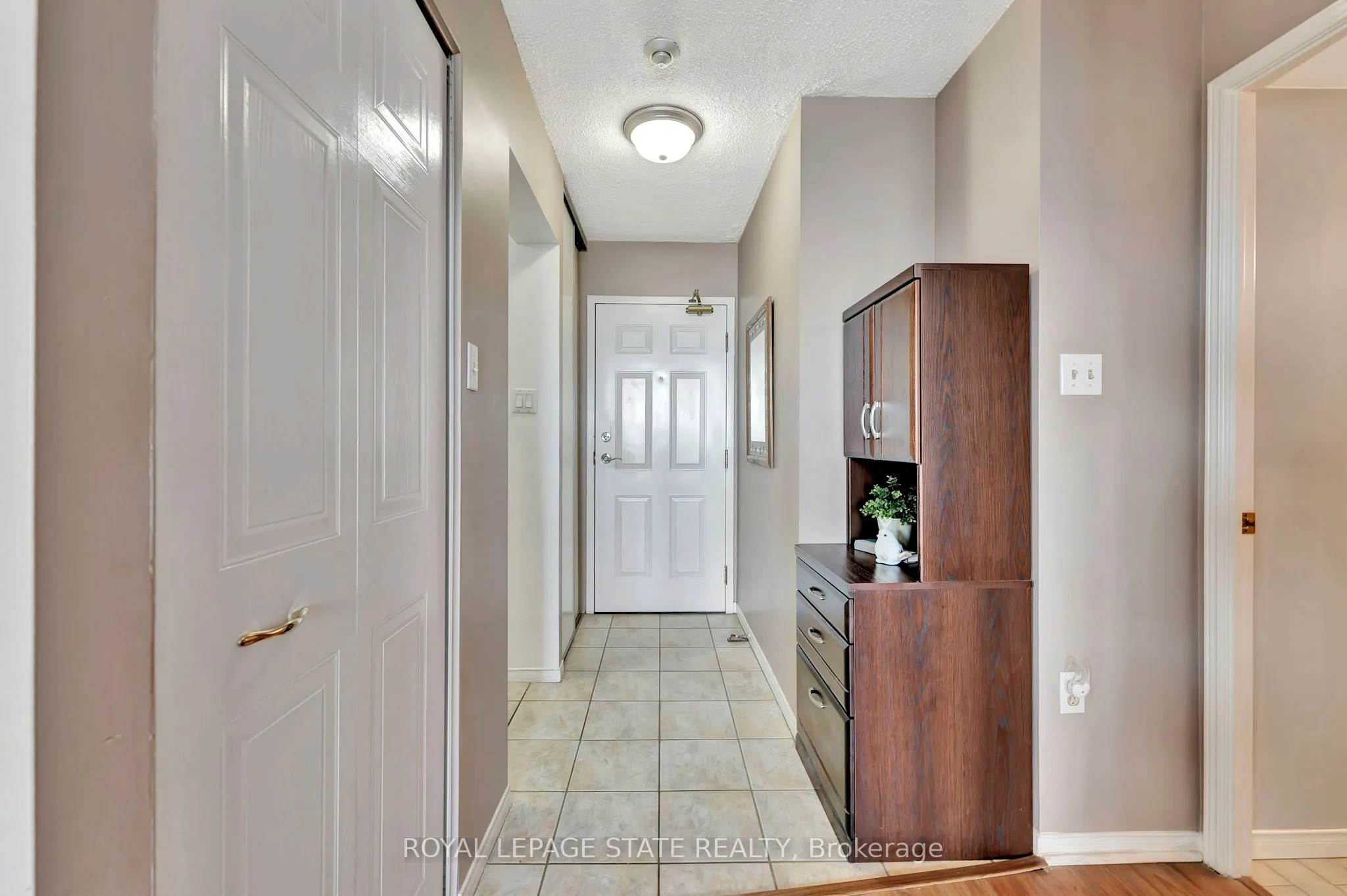 1270 Maple Crossing Boulevard, #1610