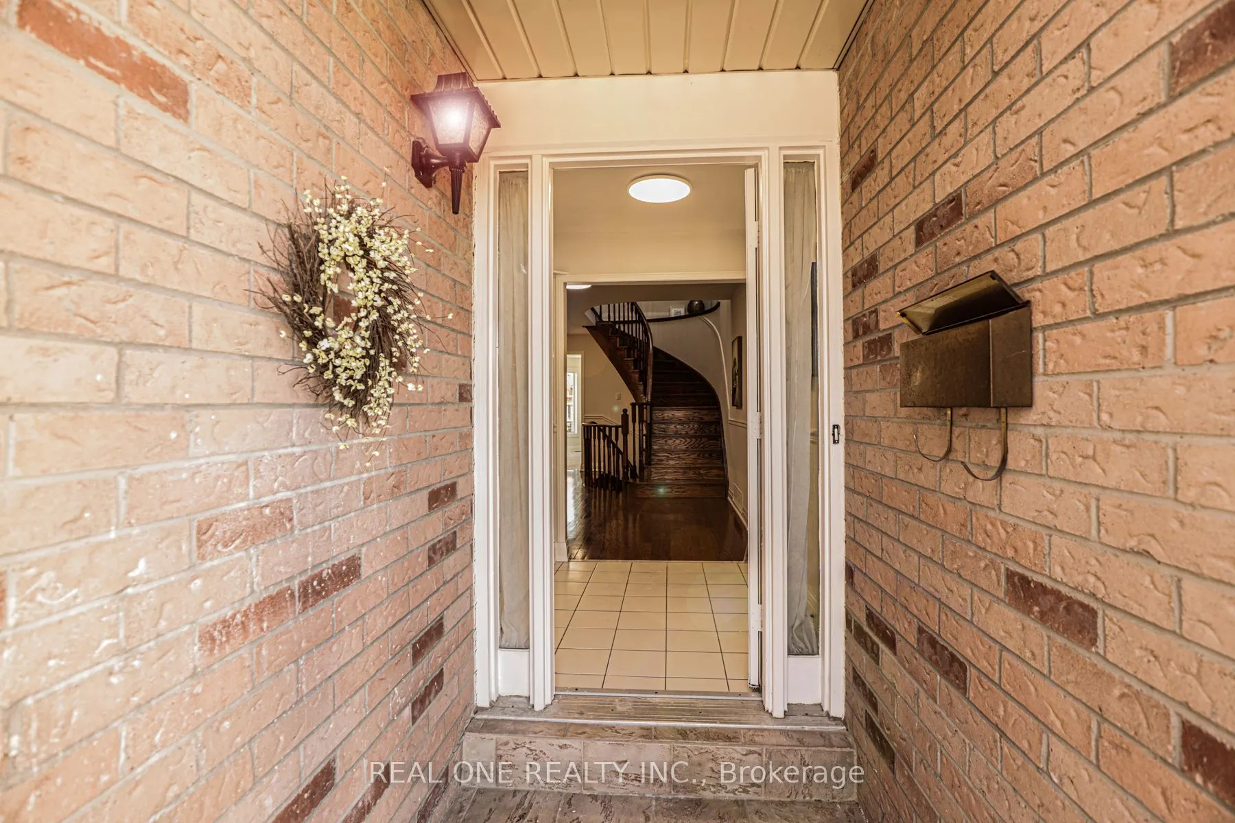 621 Winterton Way