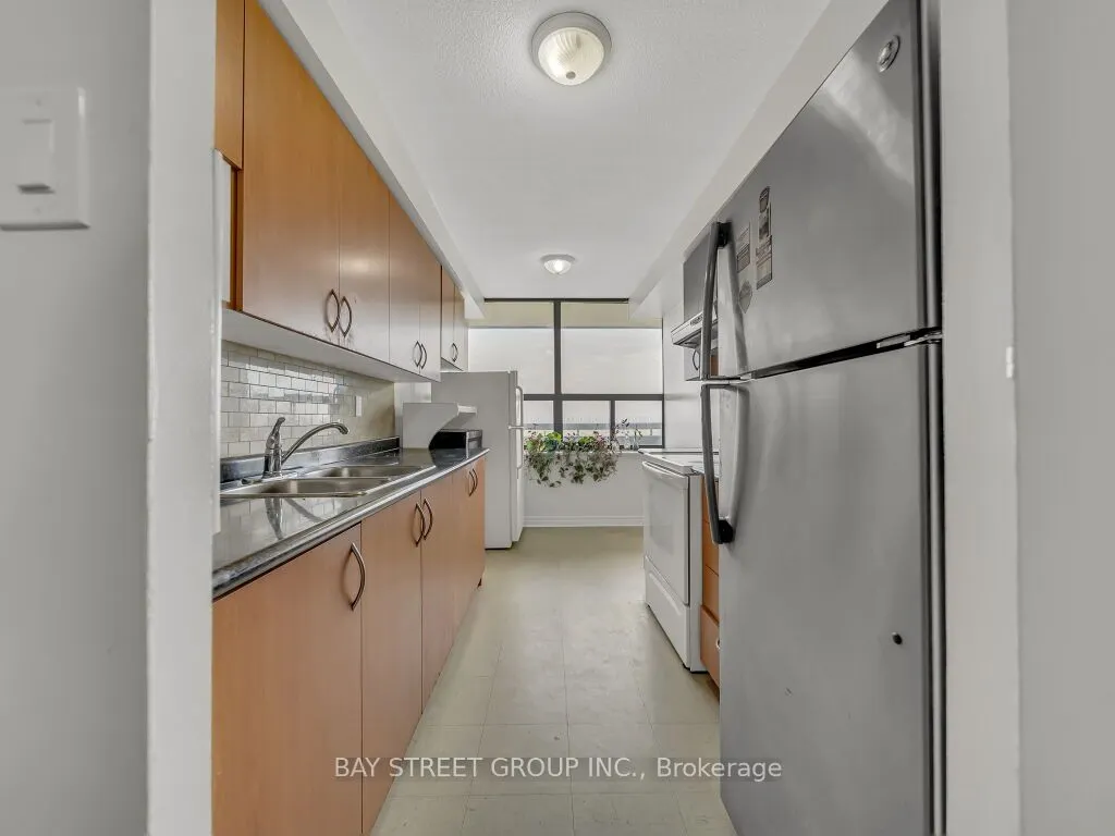 18 Knightsbridge Road, #1003