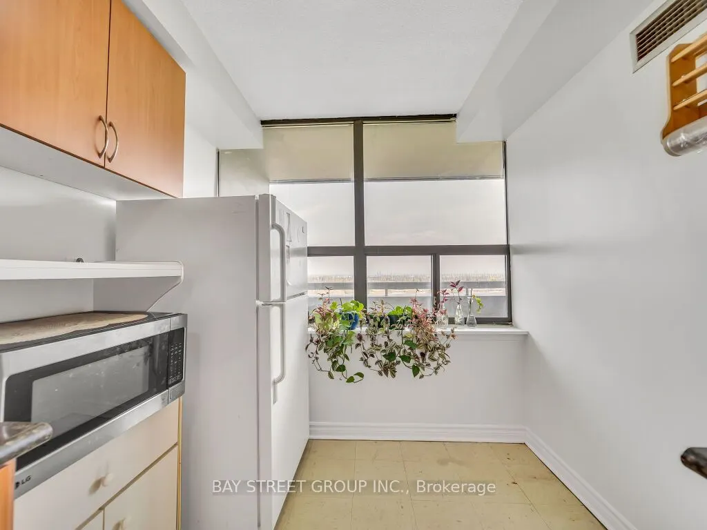 18 Knightsbridge Road, #1003
