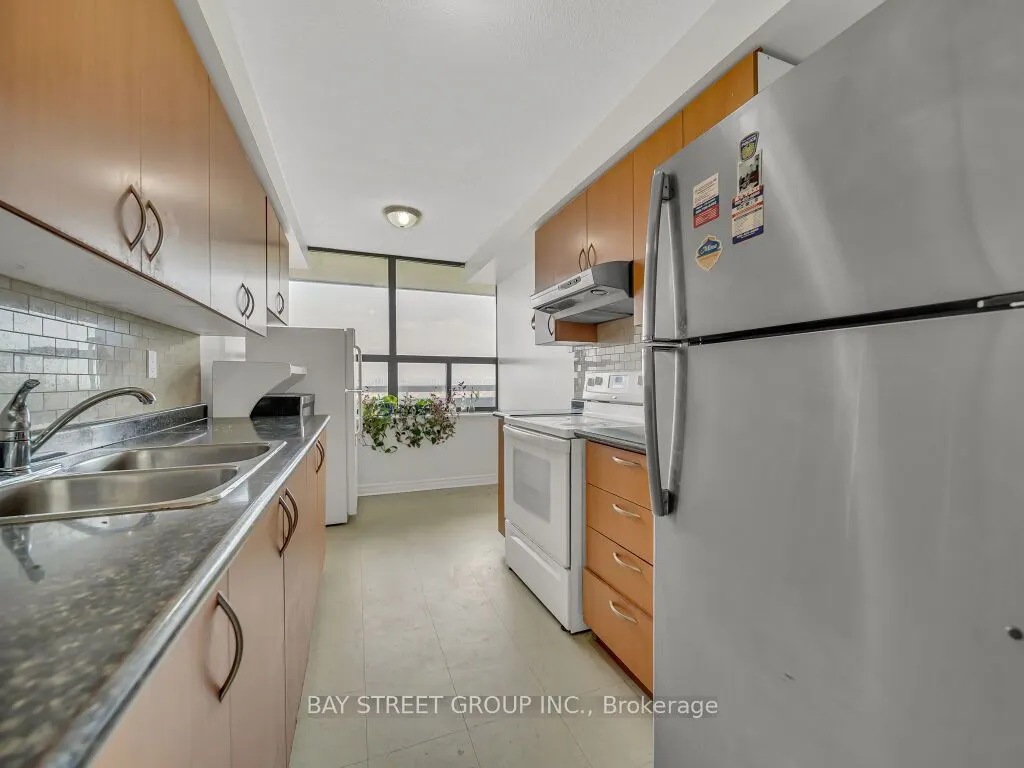 18 Knightsbridge Road, #1003