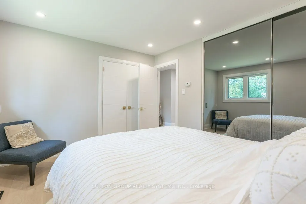 1264 Landfair Crescent