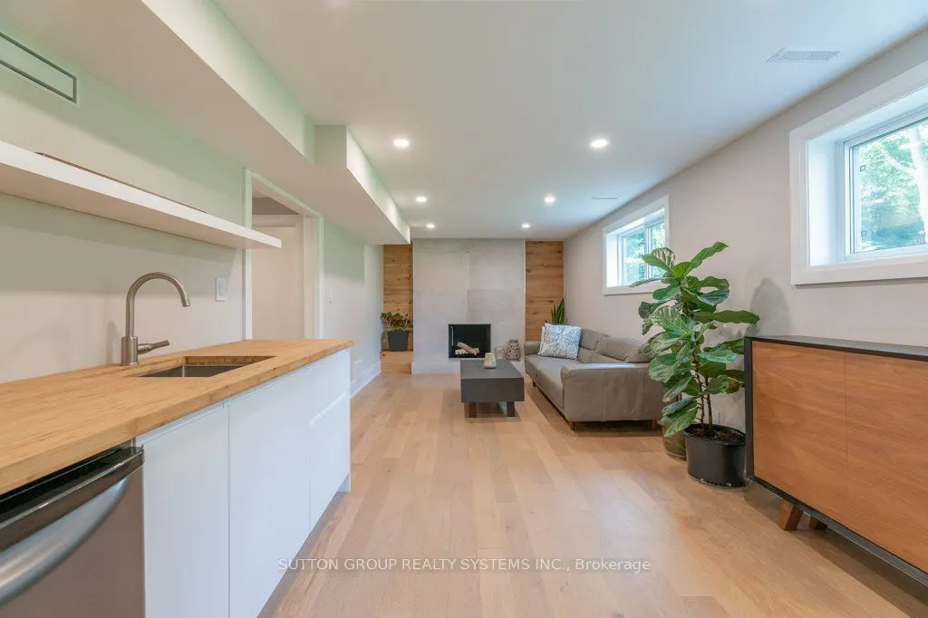 1264 Landfair Crescent
