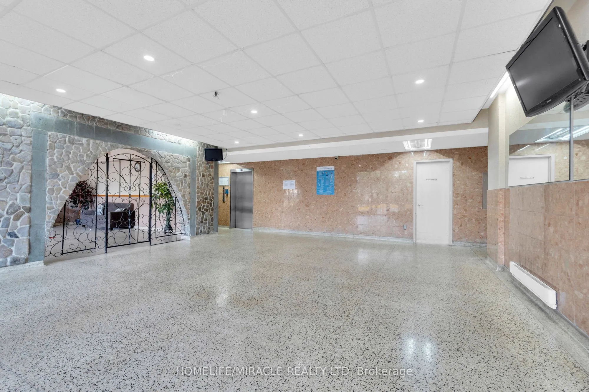 49 Silverstone Drive, #1108