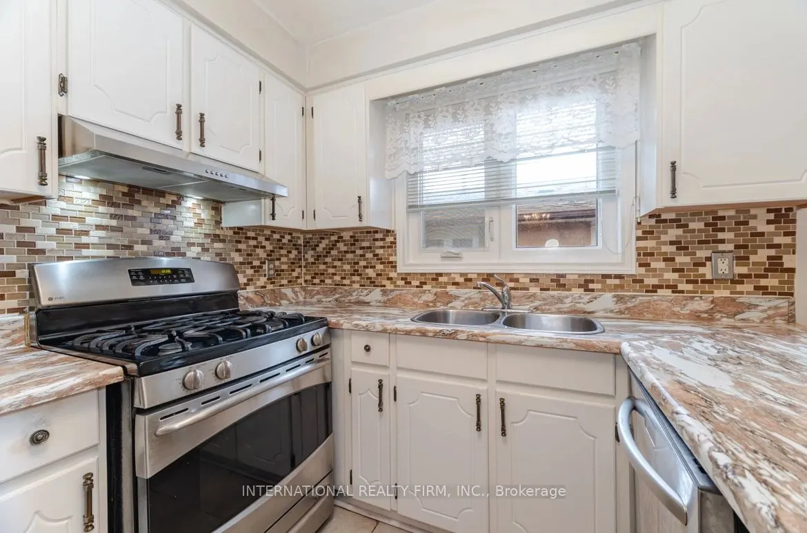 4103 Clevedon Drive
