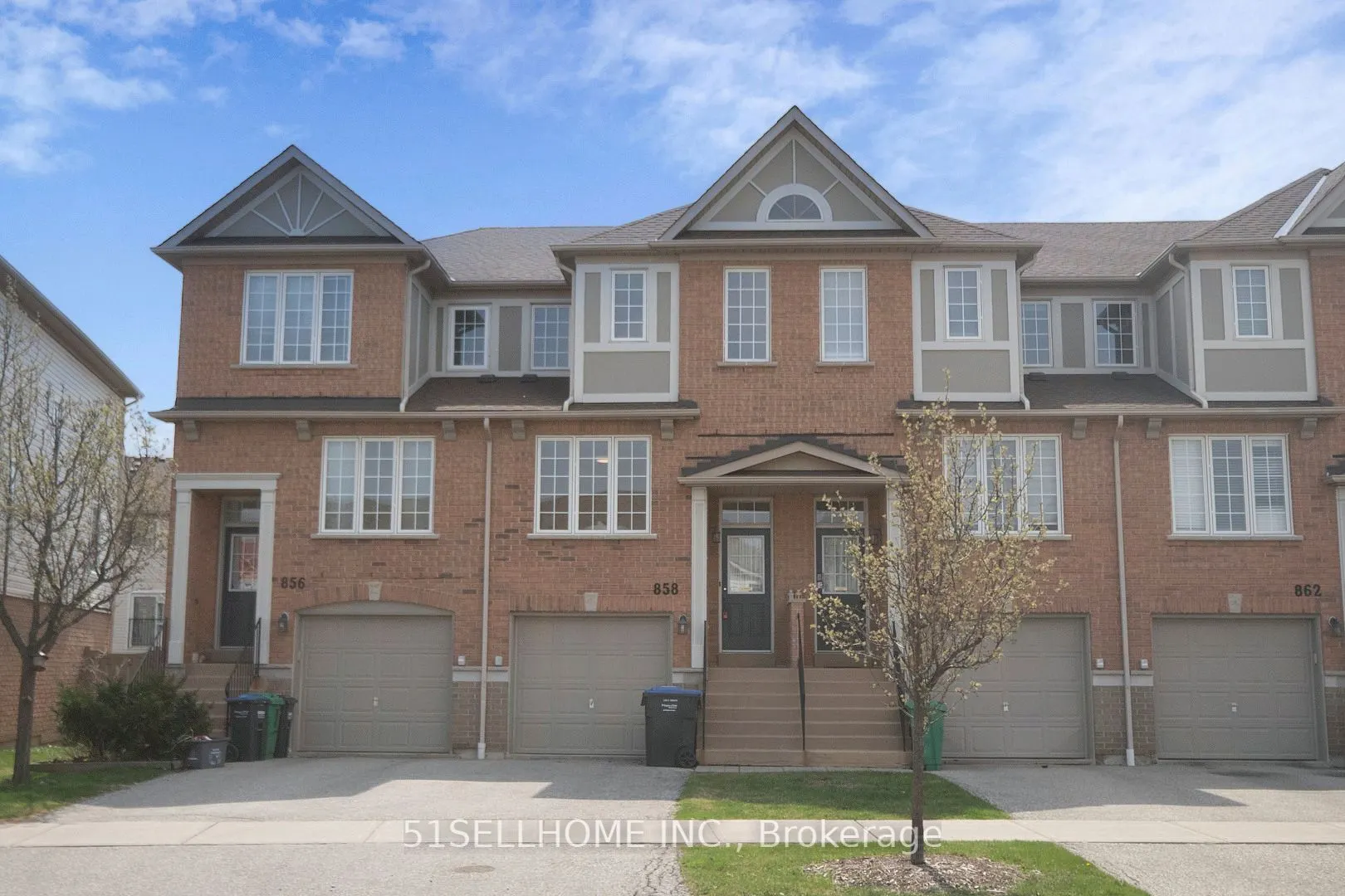 858 Scollard Court, #17
