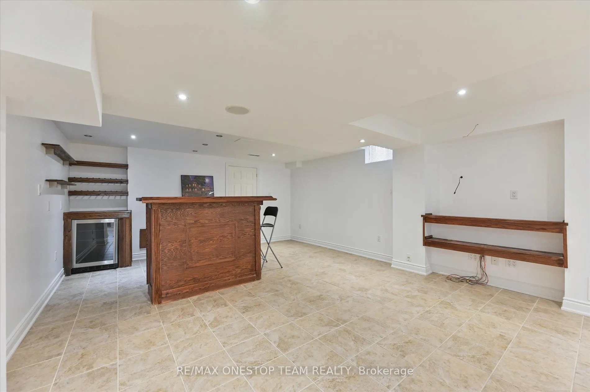 5499 Freshwater Drive