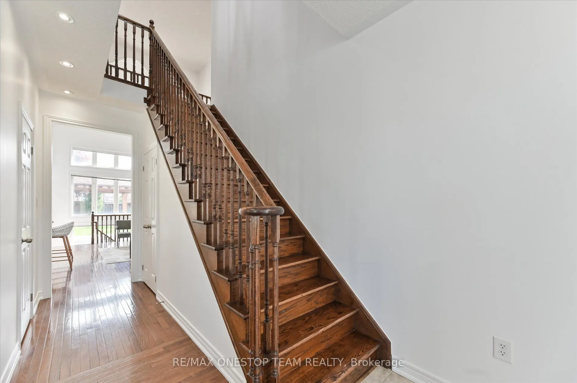 5499 Freshwater Drive