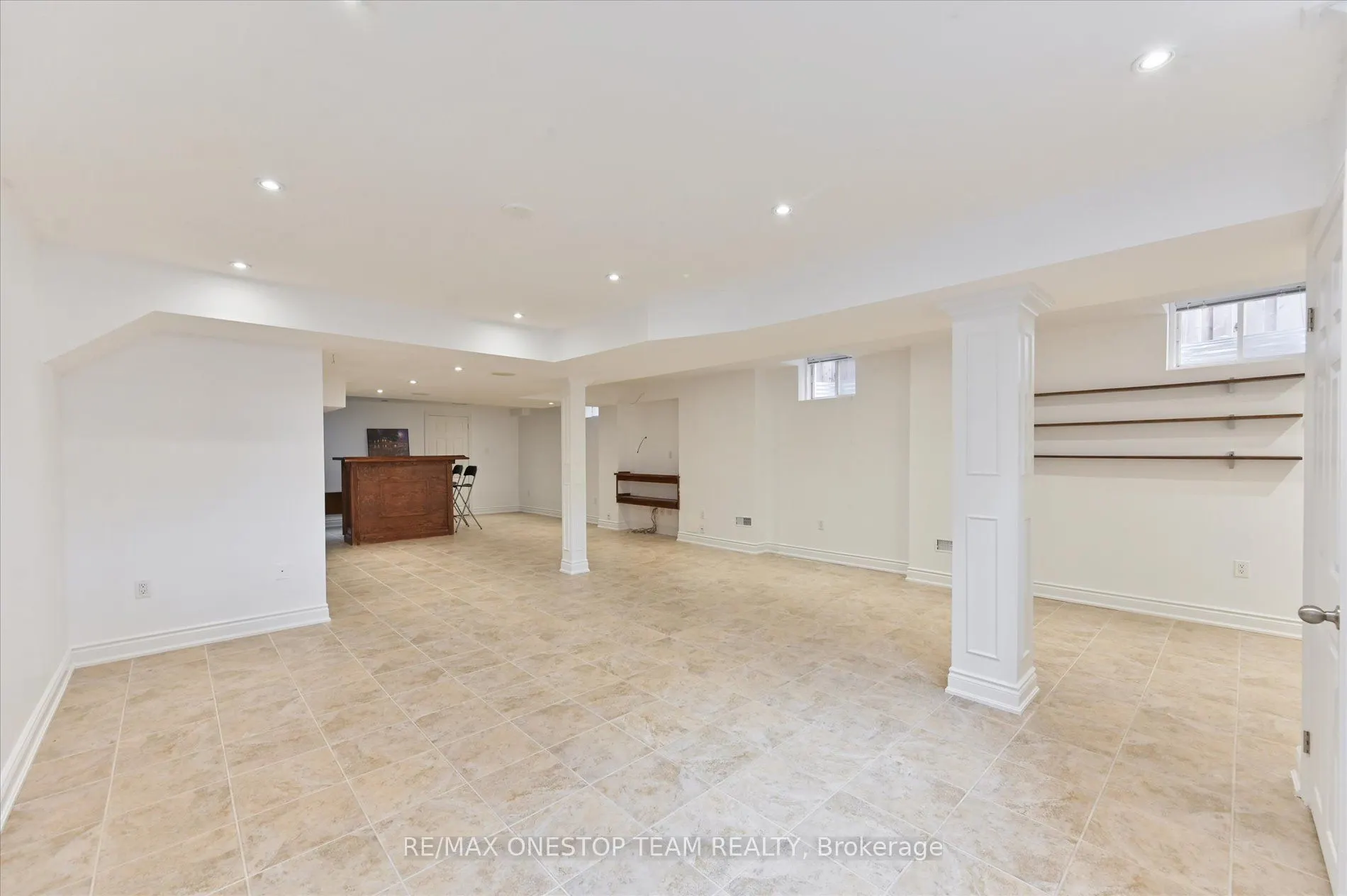 5499 Freshwater Drive