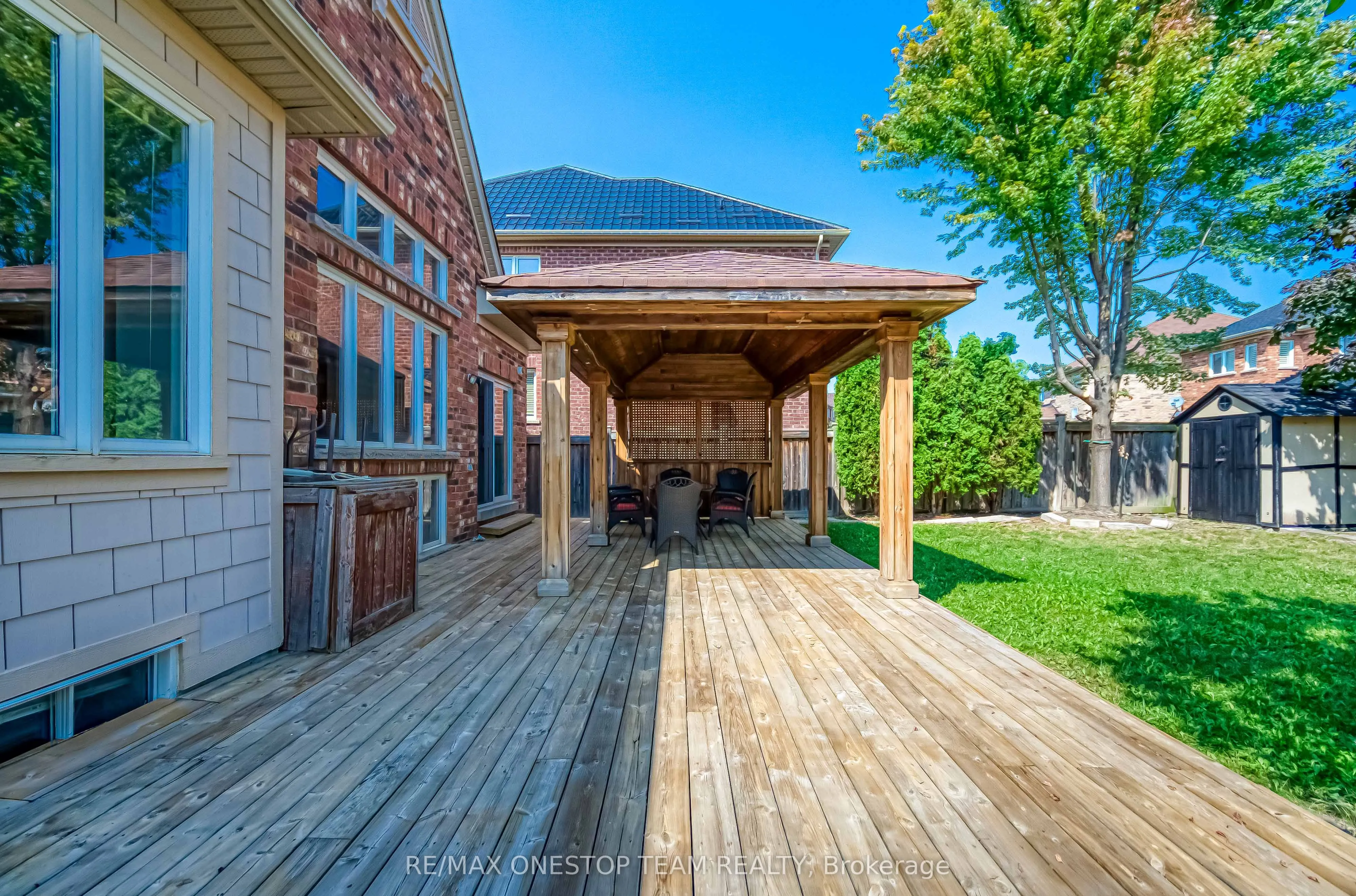 5499 Freshwater Drive
