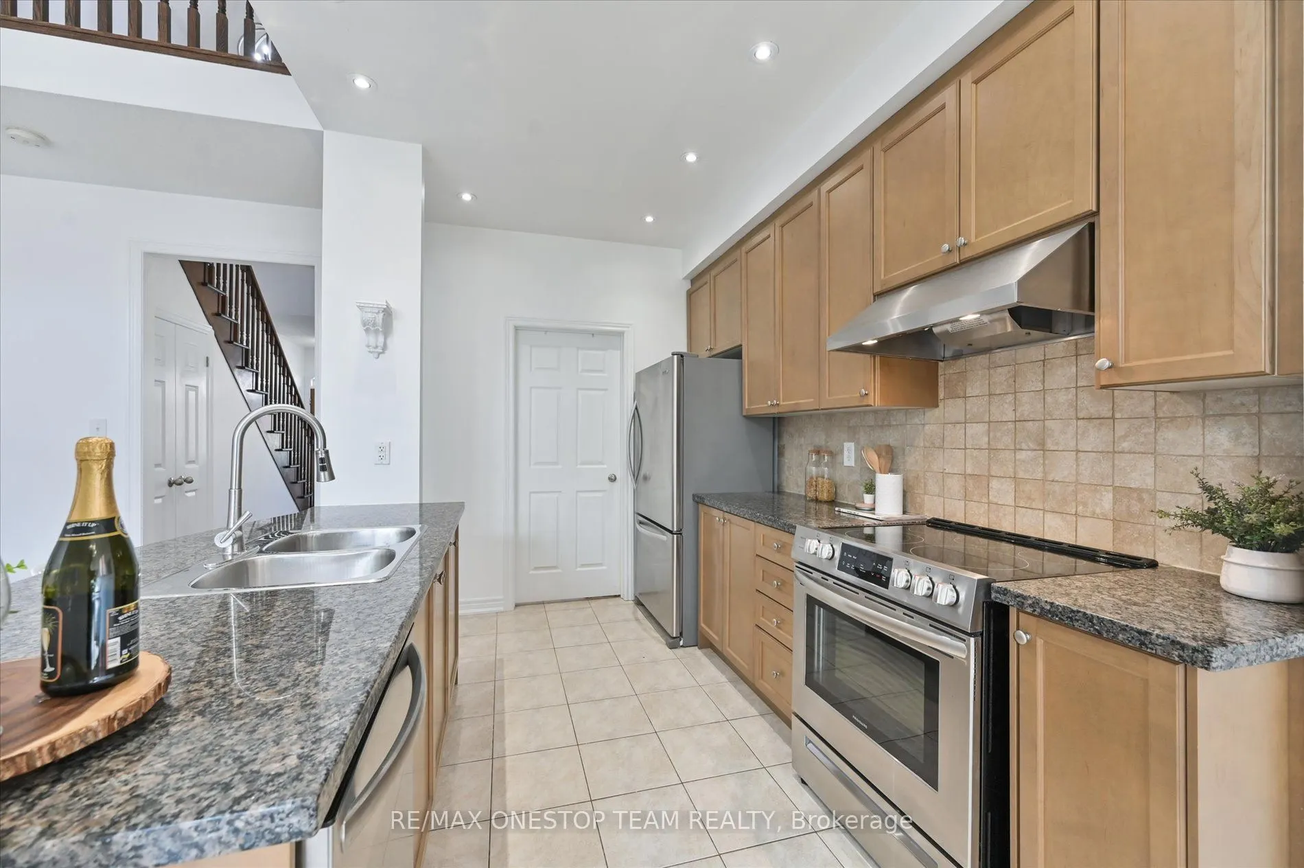 5499 Freshwater Drive