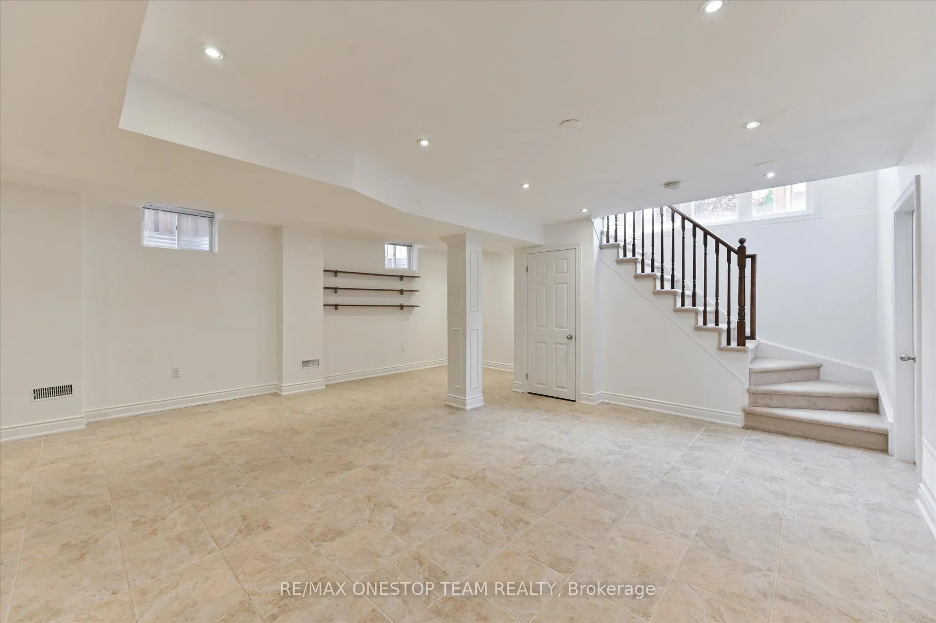 5499 Freshwater Drive