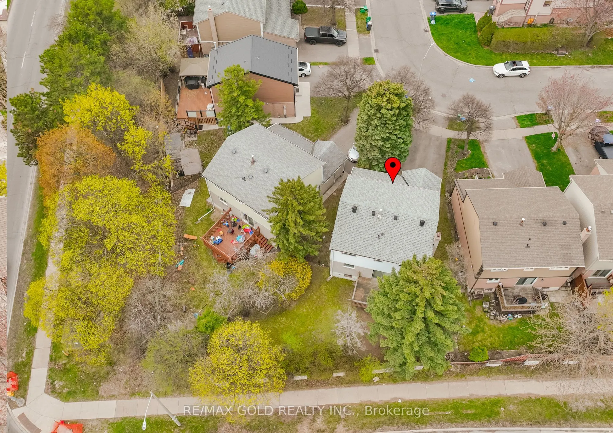 76 Mayfair Crescent