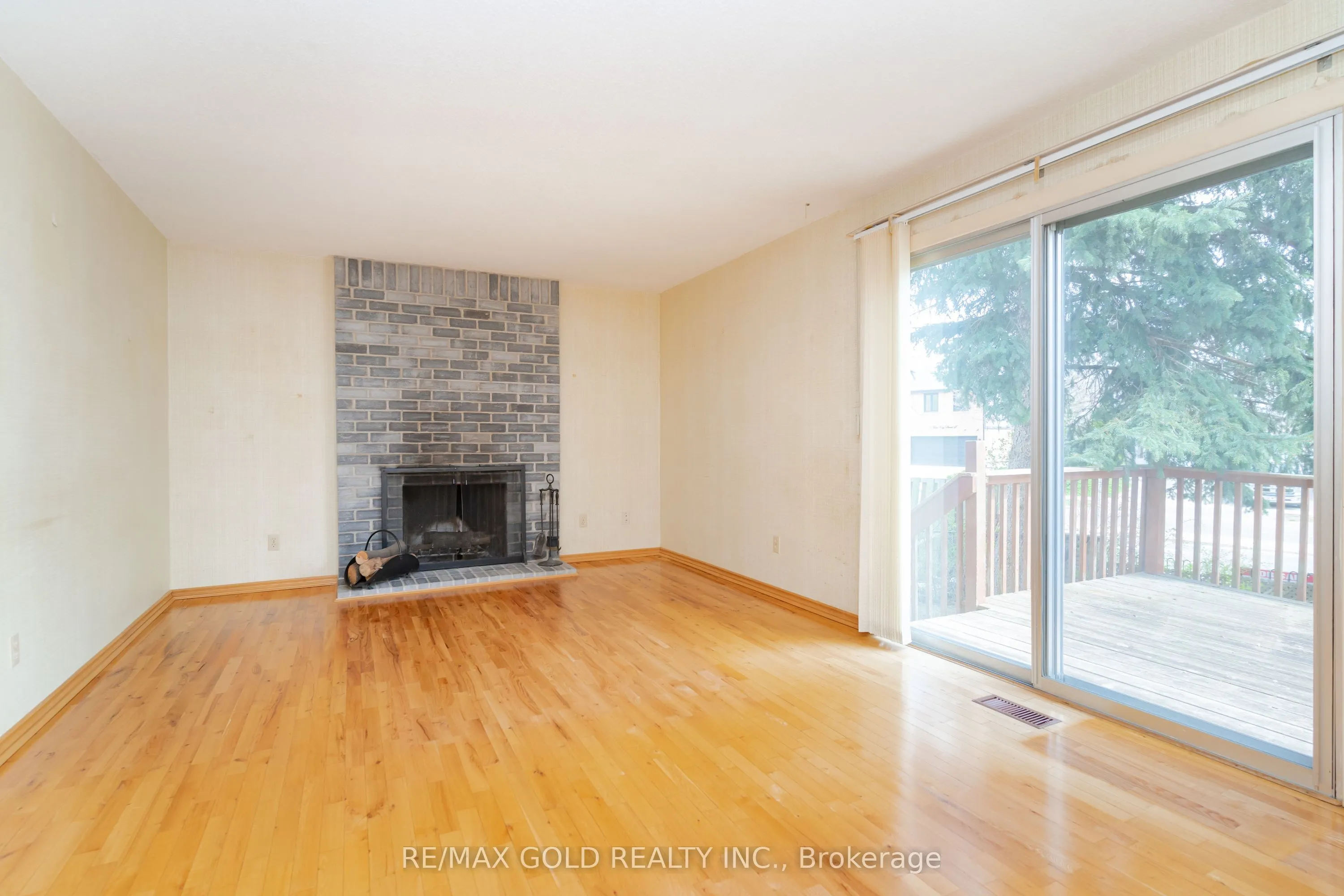 76 Mayfair Crescent
