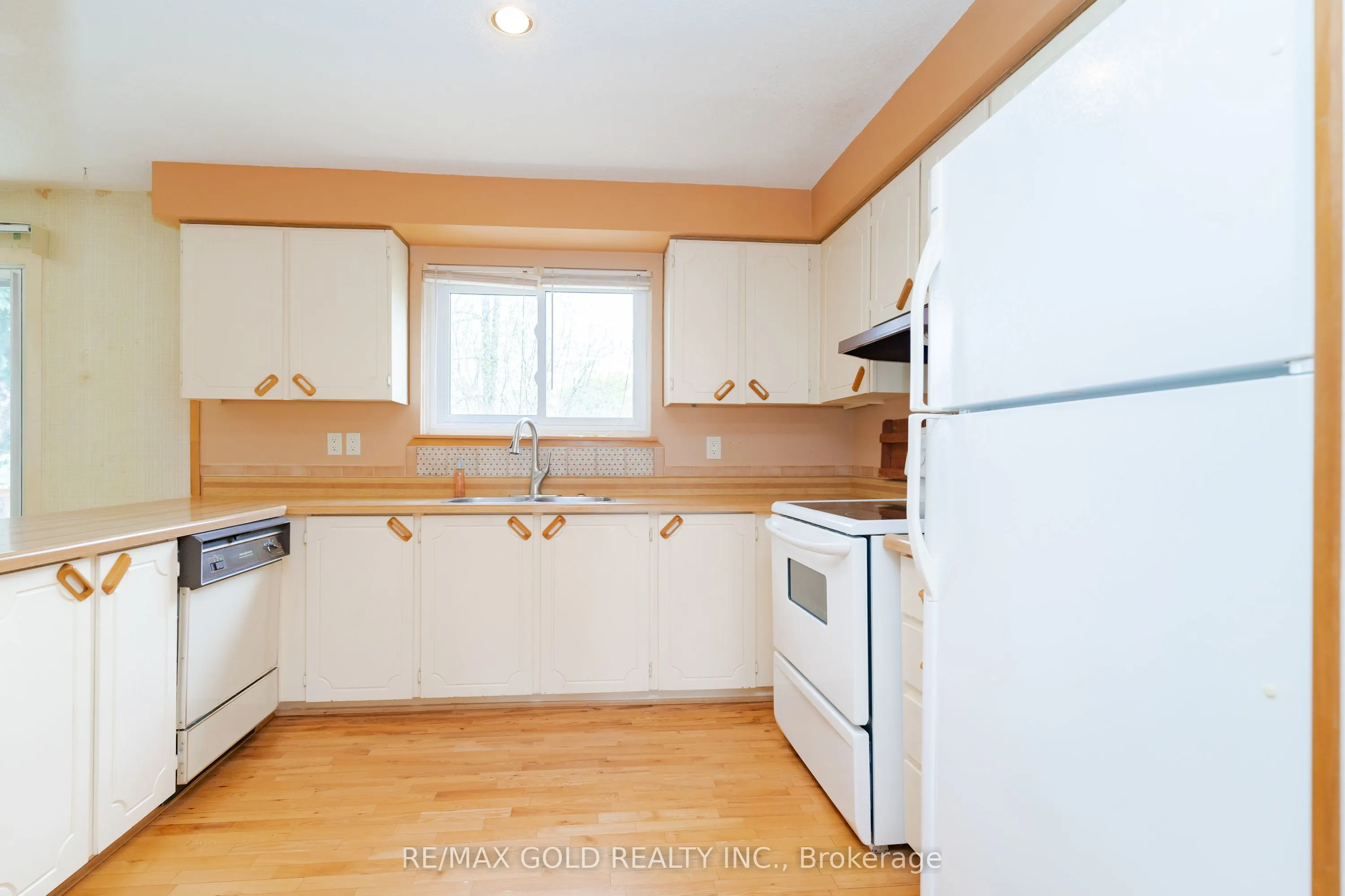76 Mayfair Crescent