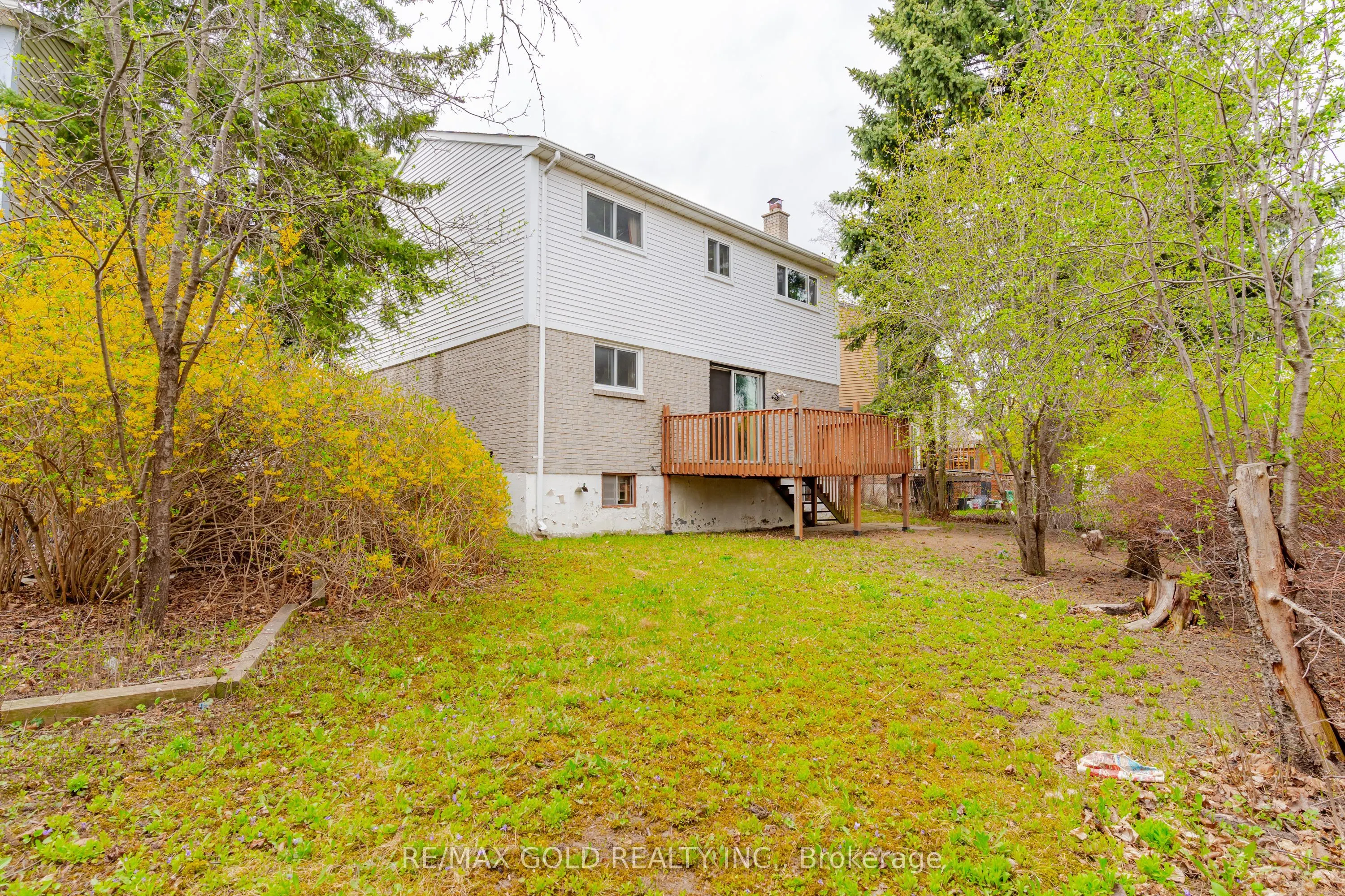 76 Mayfair Crescent