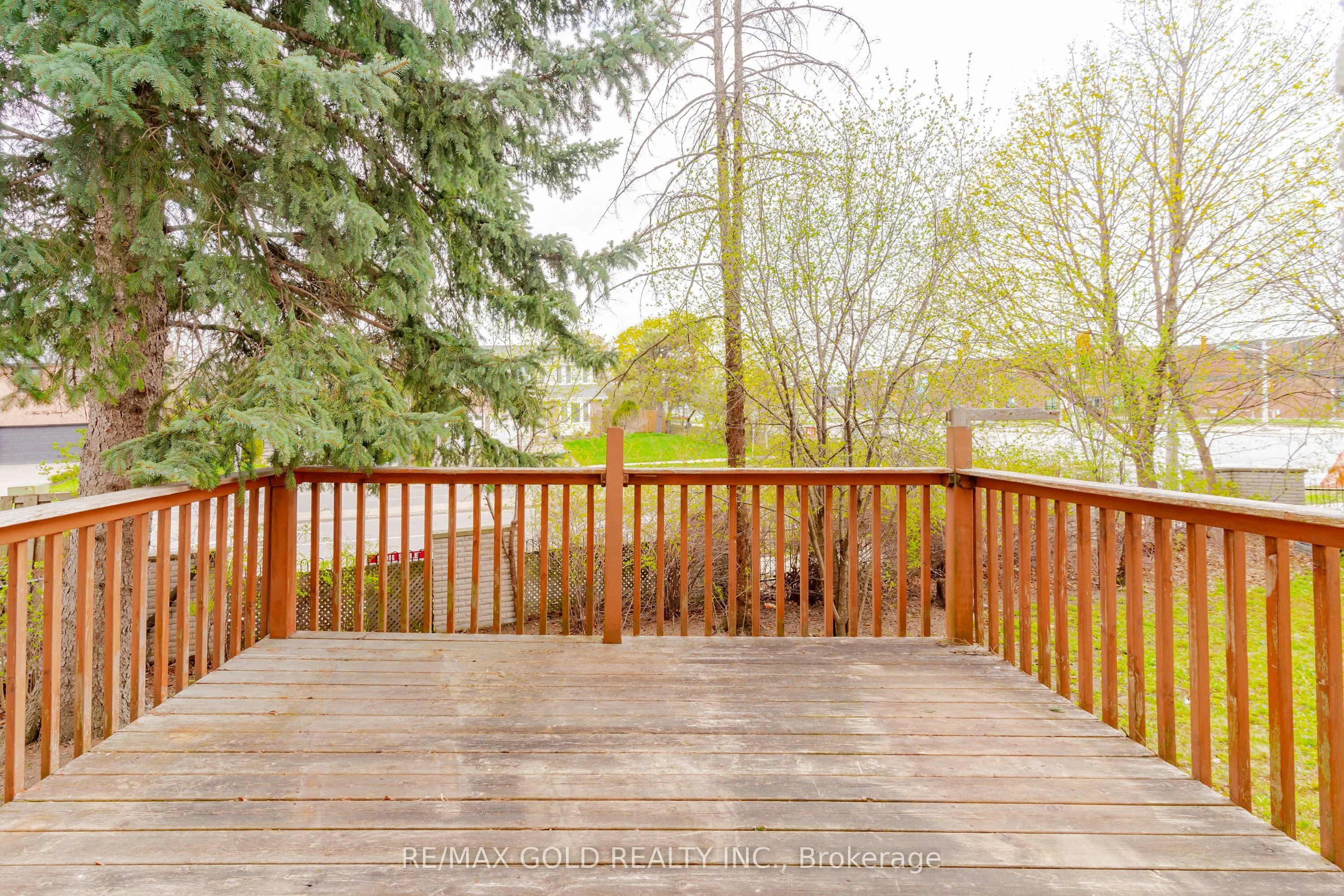 76 Mayfair Crescent